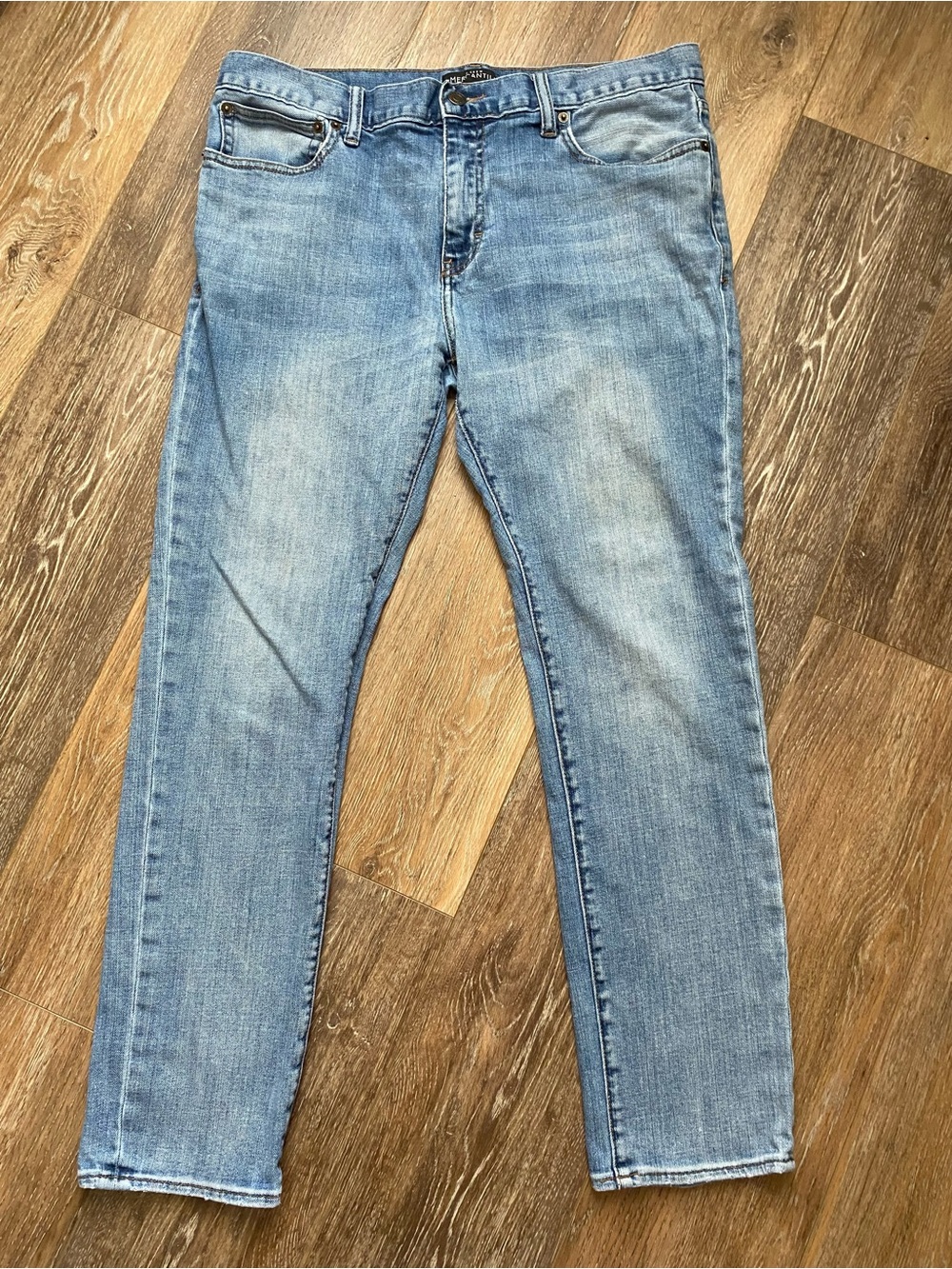 J.Crew Mercantile Flex Straight Fit Jeans Mens 34 Light Wash Blue Whiskered Slim
